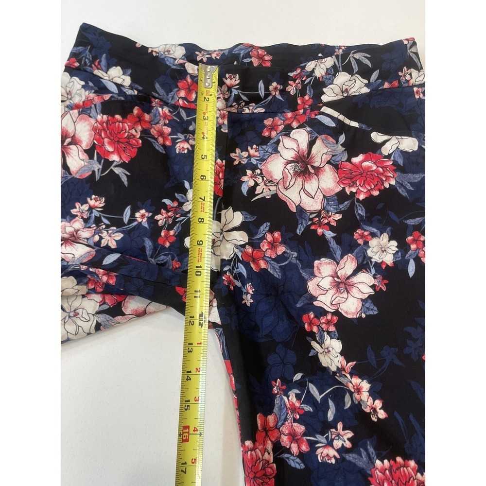 Chico's‎ Perfect Stretch Ankle Pants Women's Size 3 Black Floral Pull On - Picture 6 of 8